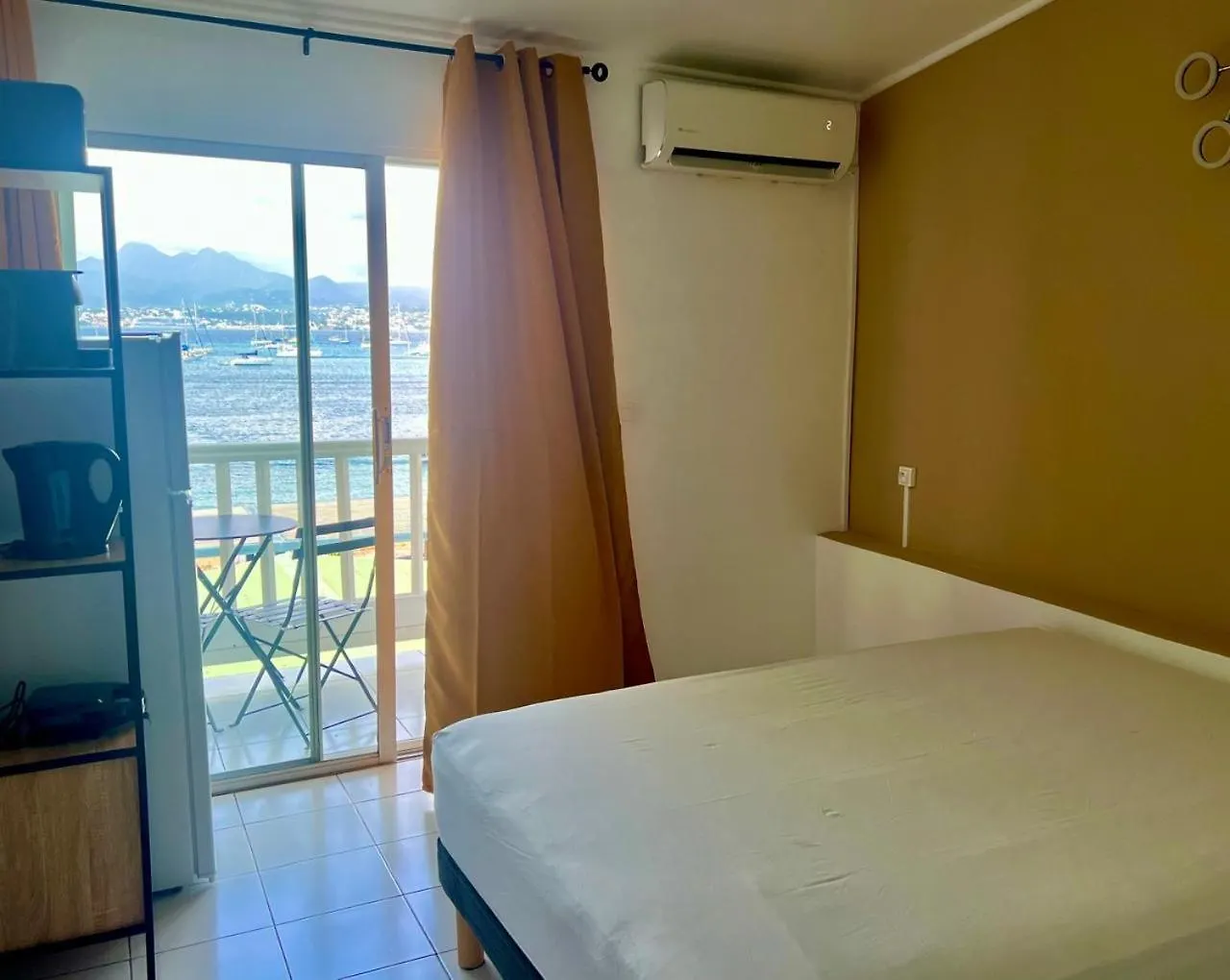 Les Trois Ilets Studio Face A La Mer Avec Balcon